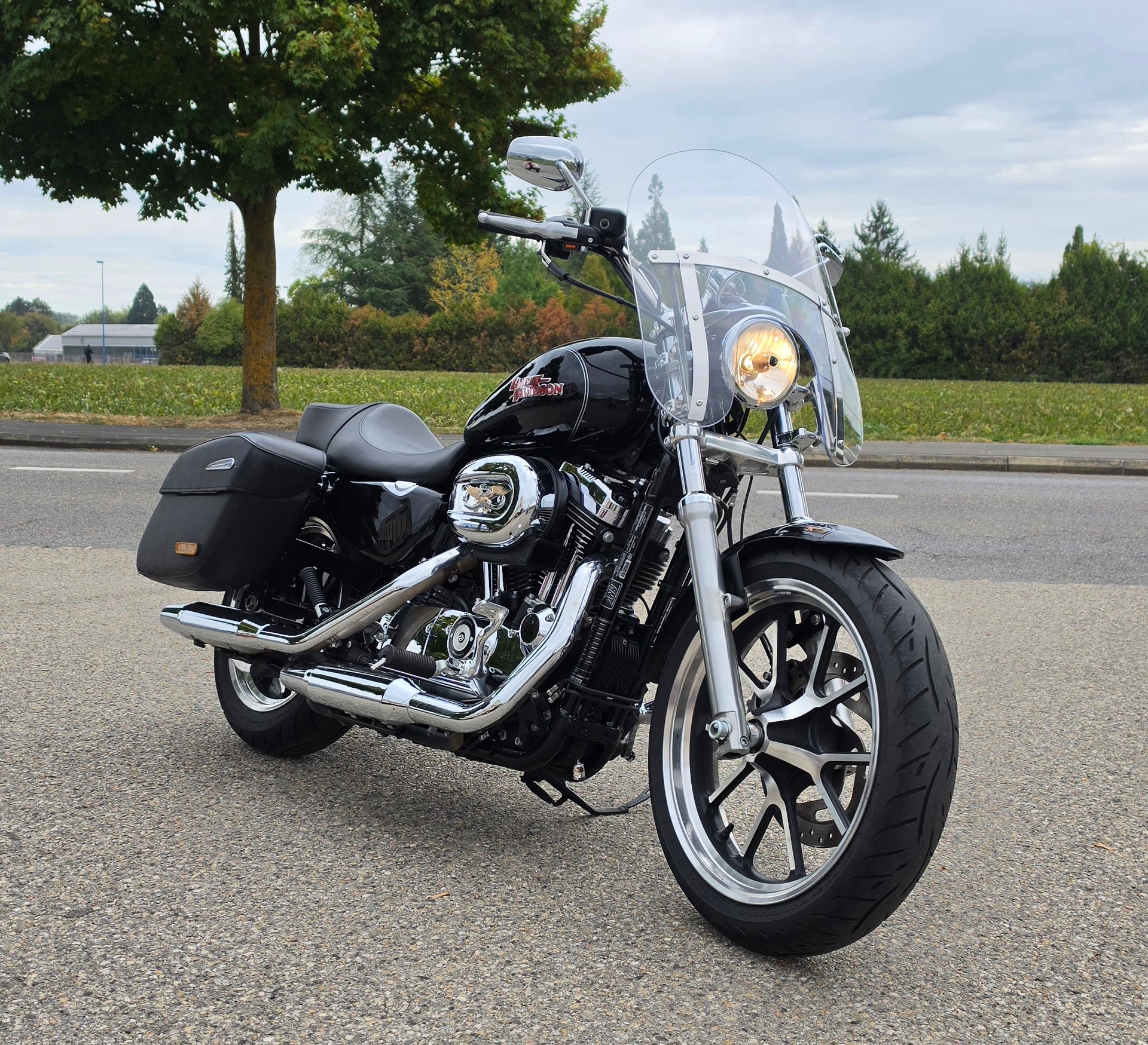 HARLEY-DAVIDSON XL 1200 T Super Low ABS-showroom-element-1