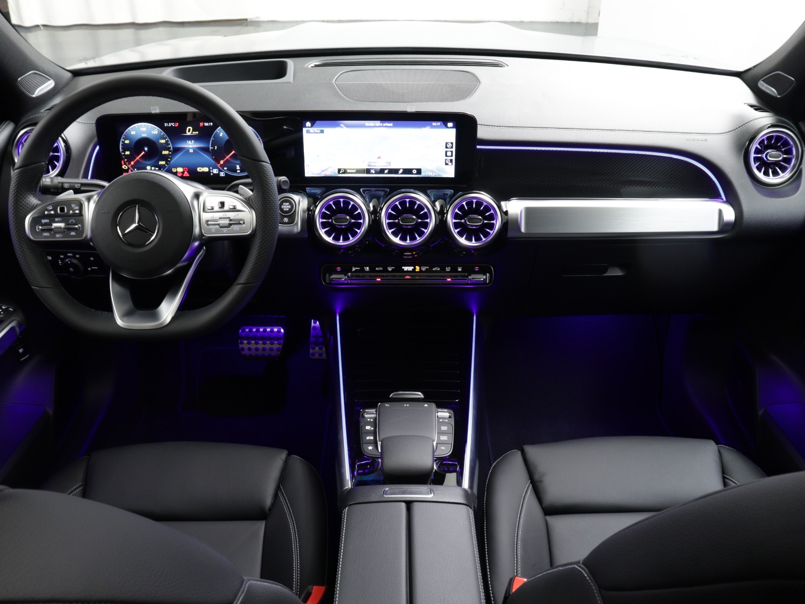 MERCEDES-BENZ GLB 220 d AMG Line 4matic-image-1