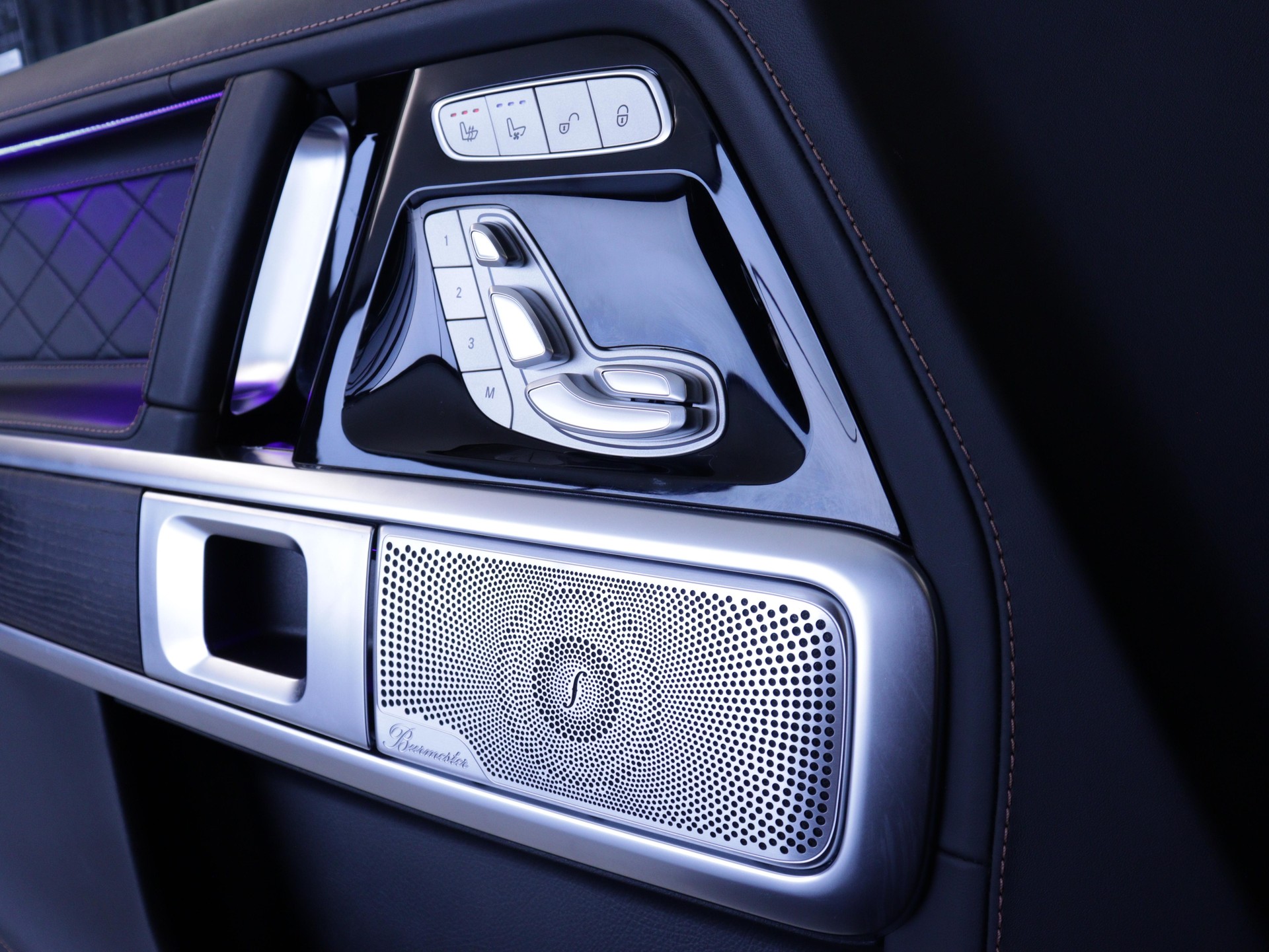 MERCEDES-BENZ G 450 d AMG Line-image-9