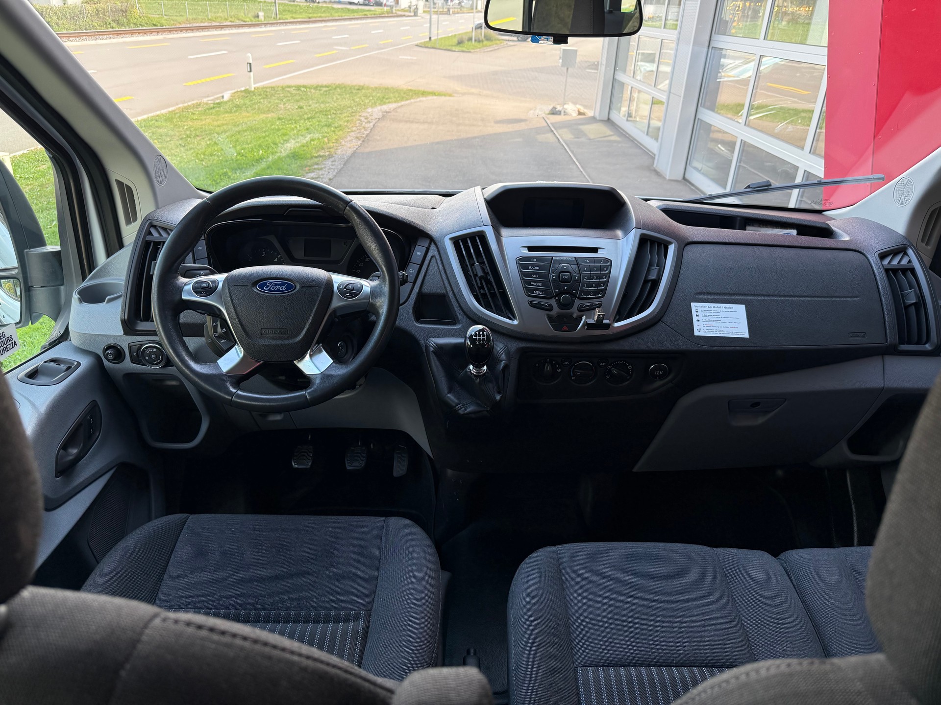 FORD Transit 350 L2H2 Trend RWD-image-4