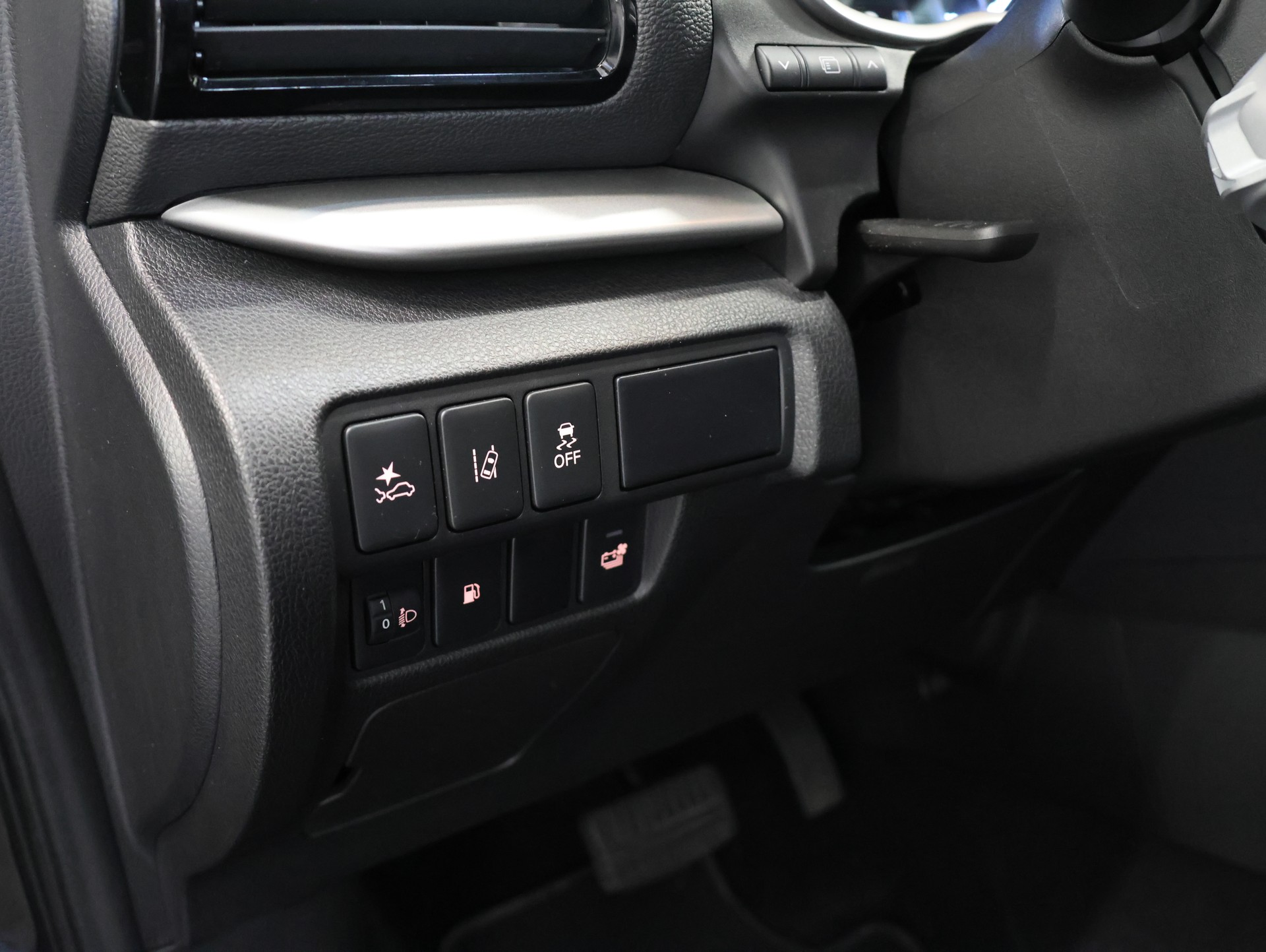 MITSUBISHI Eclipse Cross 2.4 PHEV Inform 4WD-image-16