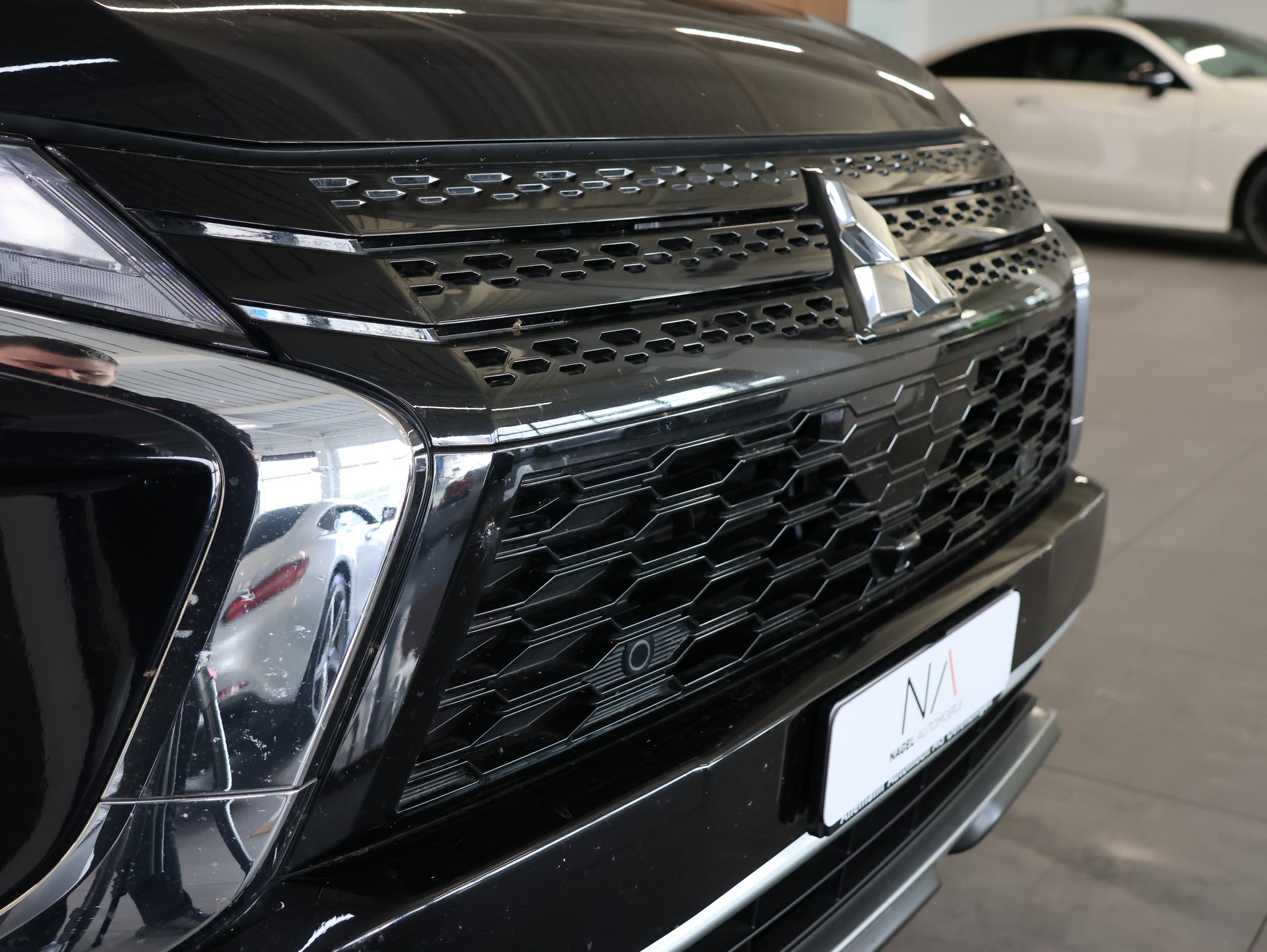 MITSUBISHI Eclipse Cross 2.4 PHEV Inform 4WD-image-11