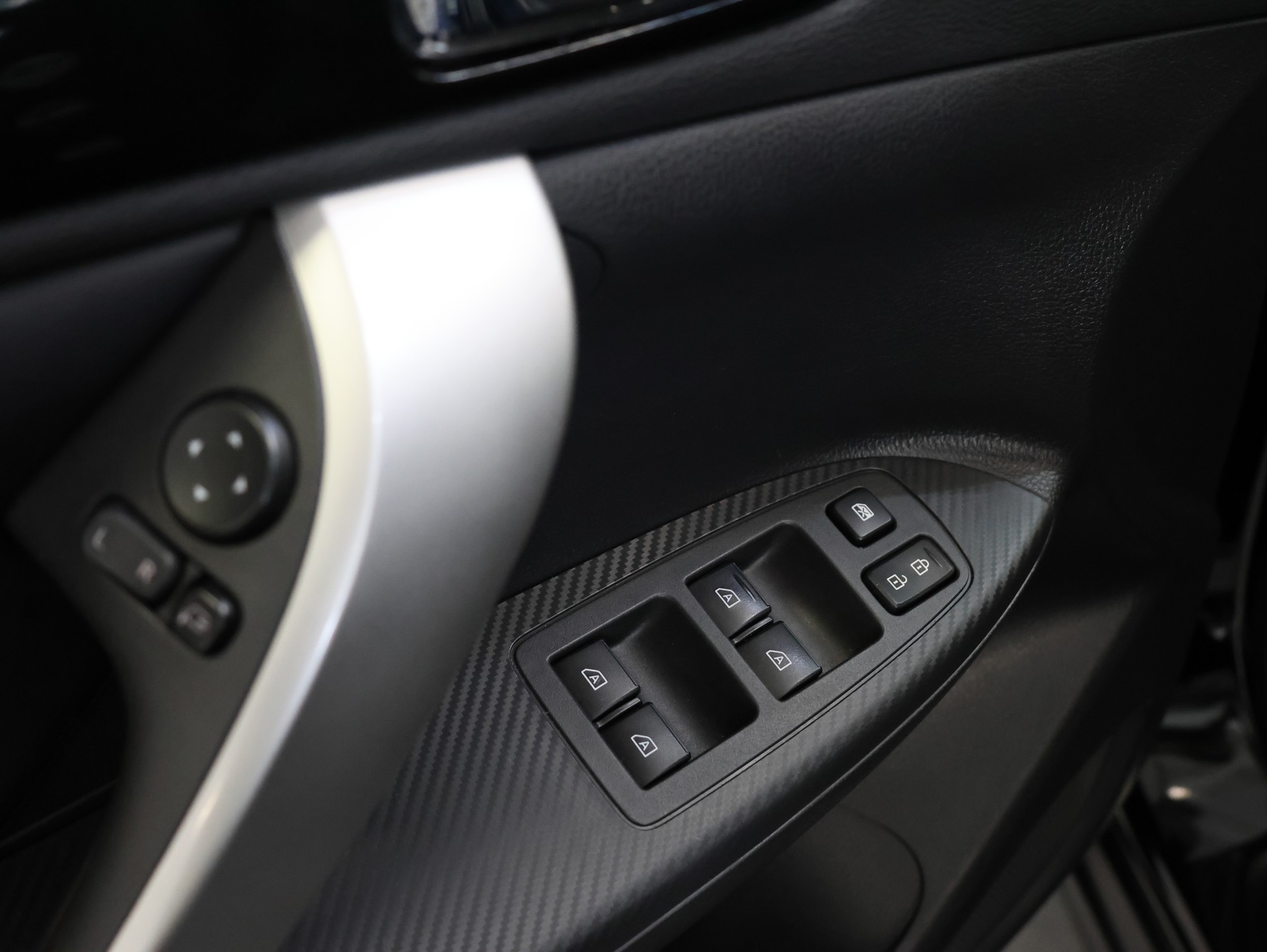 MITSUBISHI Eclipse Cross 2.4 PHEV Inform 4WD-image-17