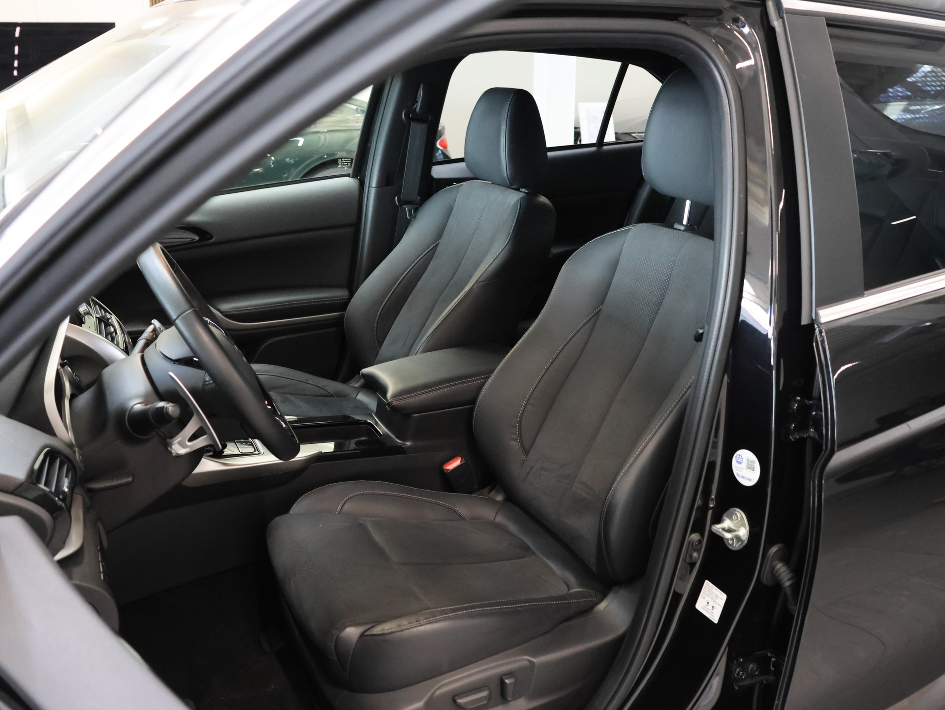 MITSUBISHI Eclipse Cross 2.4 PHEV Inform 4WD-image-15