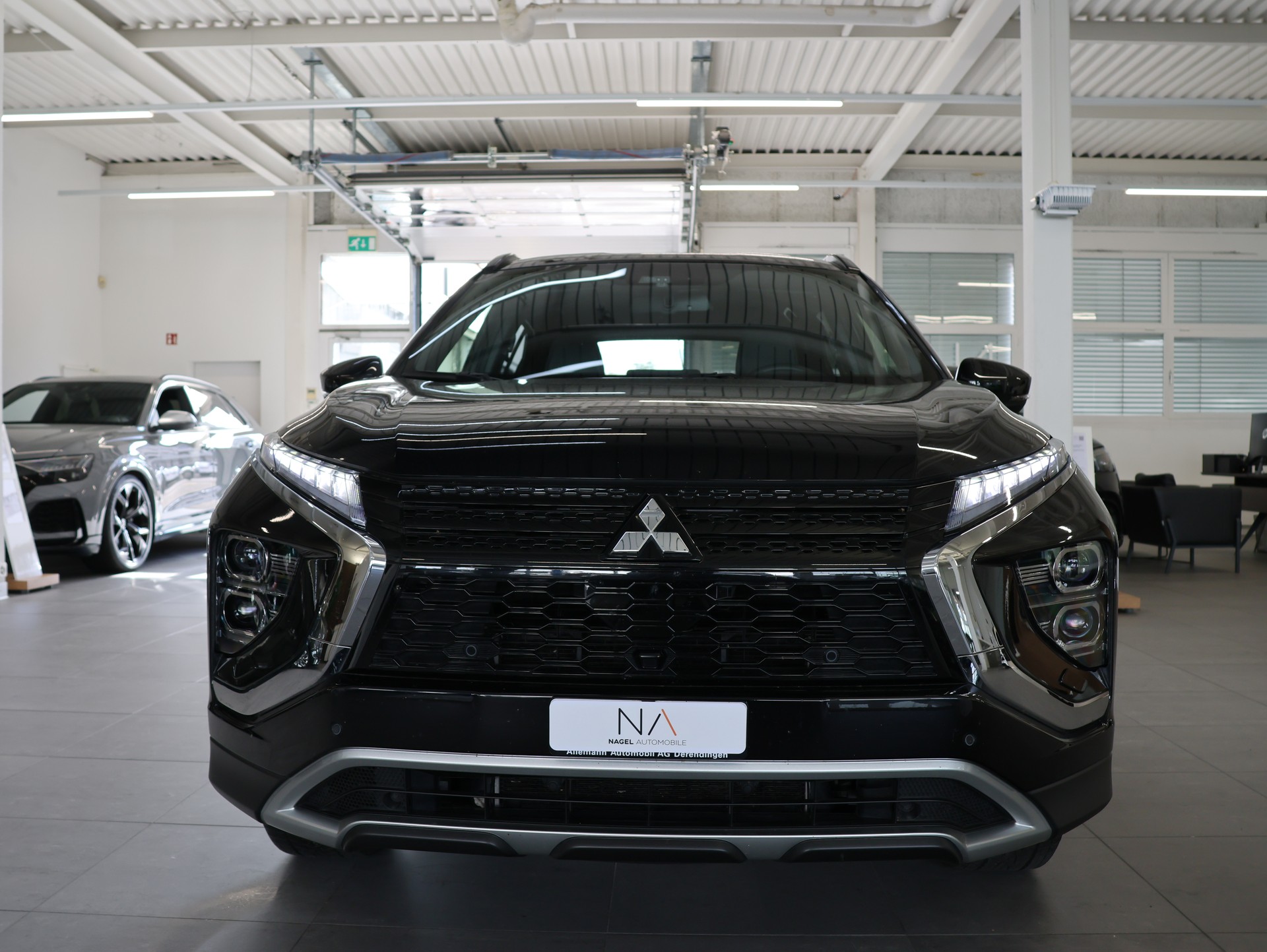 MITSUBISHI Eclipse Cross 2.4 PHEV Inform 4WD-showroom-element-2