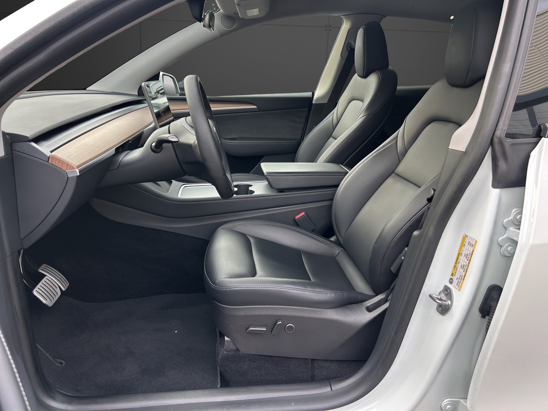 TESLA Model Y Performance / FSD Autopilot / Anhängerkupplung-image-5