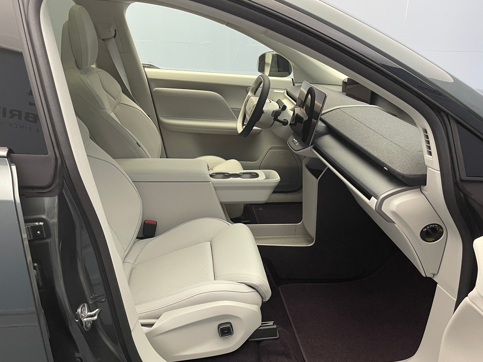 VOLVO EX60 Twin Ultra AWD-image-9