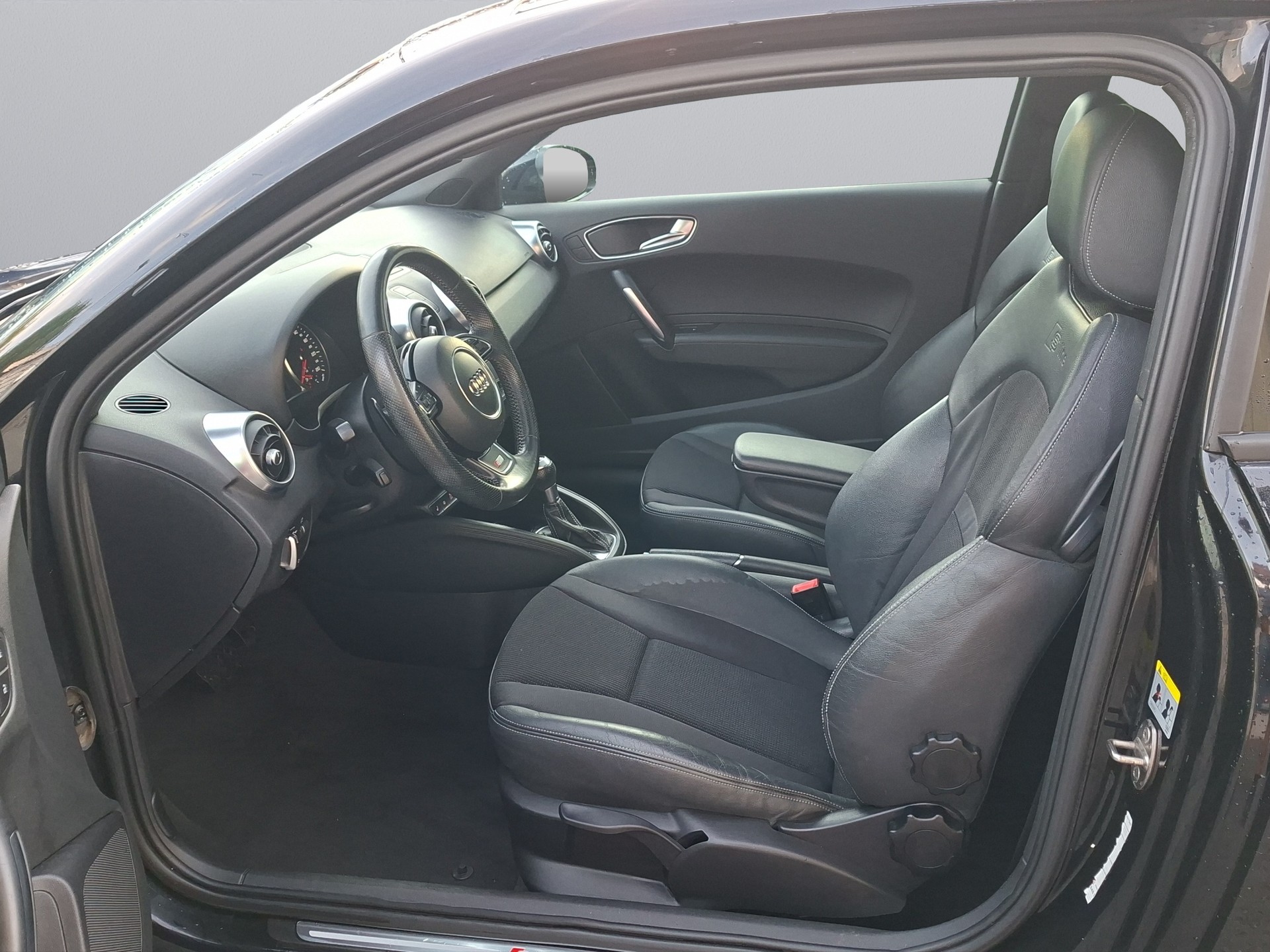 AUDI A1 Sport 1.4 TFSI Ambition S-tronic-image-10