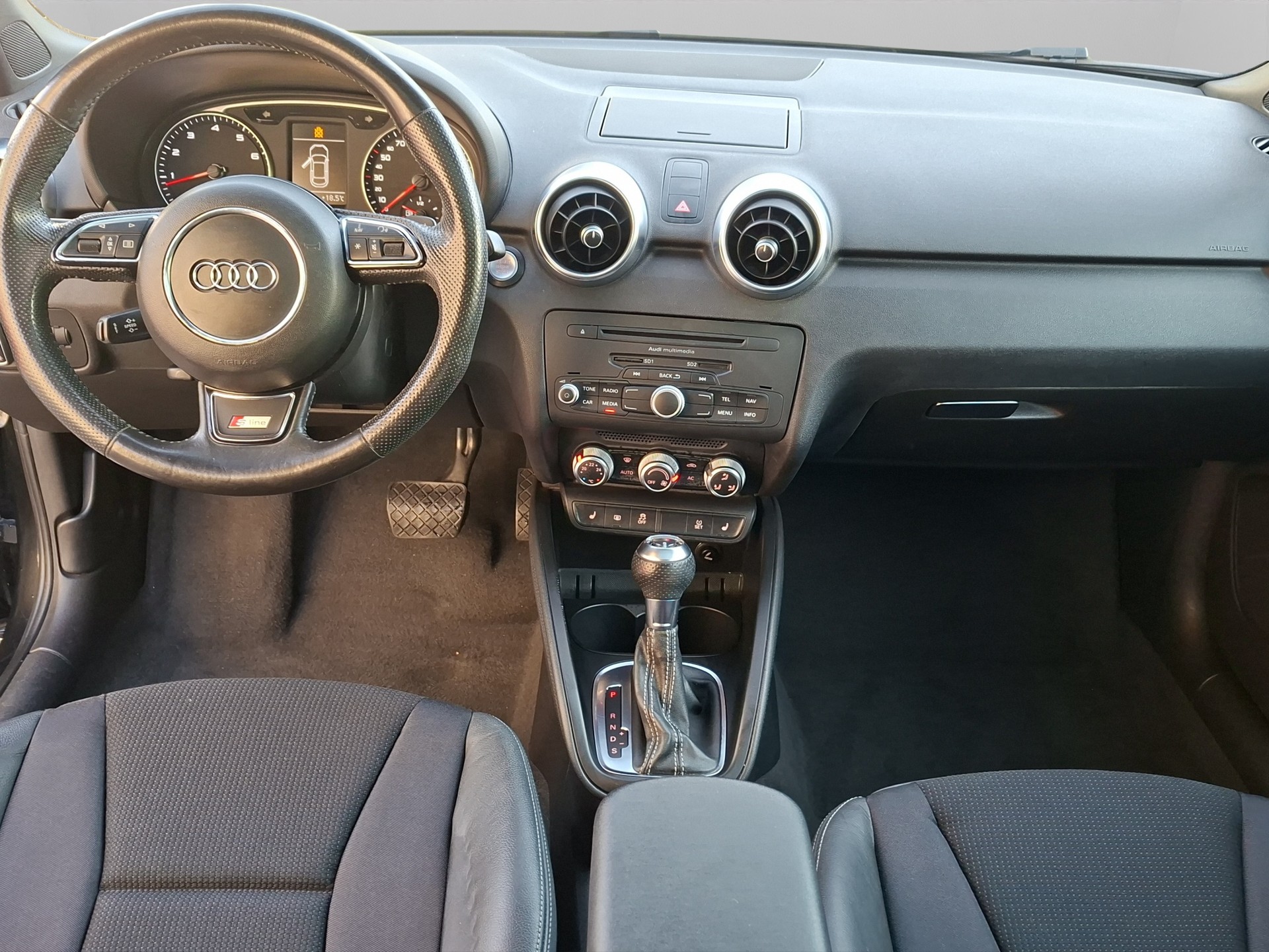 AUDI A1 Sport 1.4 TFSI Ambition S-tronic-image-14