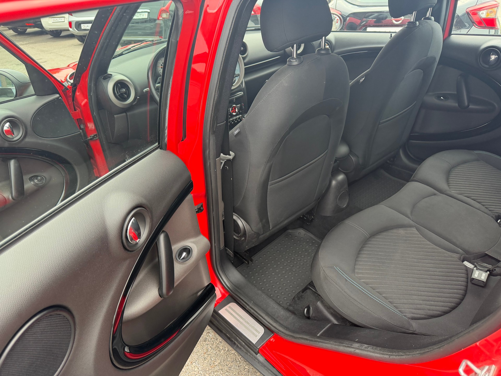MINI Countryman Cooper SD ALL4 Steptronic-image-8