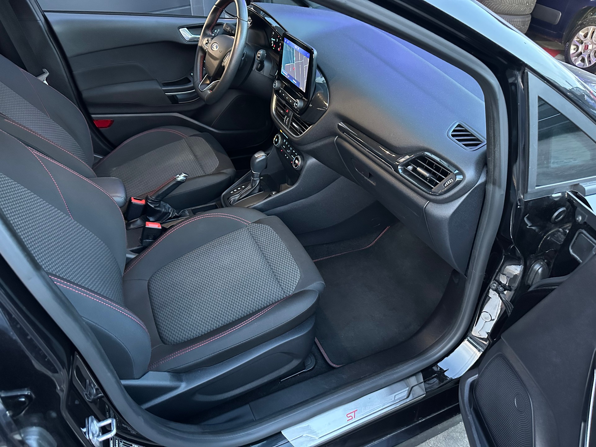 FORD Fiesta 1.0 SCTi ST Line X Automat-image-16