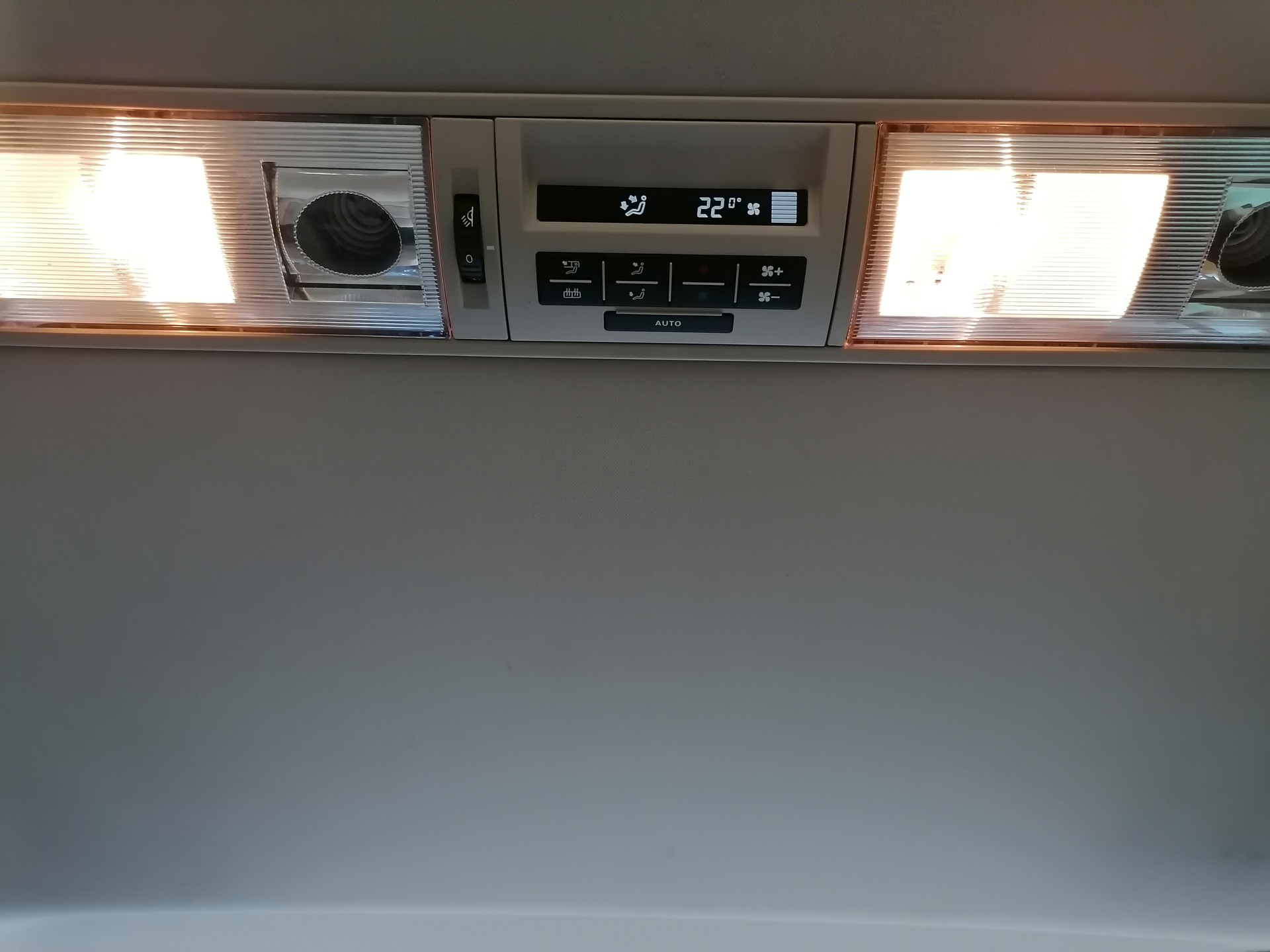 VW T5 Multivan 2.0 Bi-TDI CR Comfortline 4Motion DSG-image-17