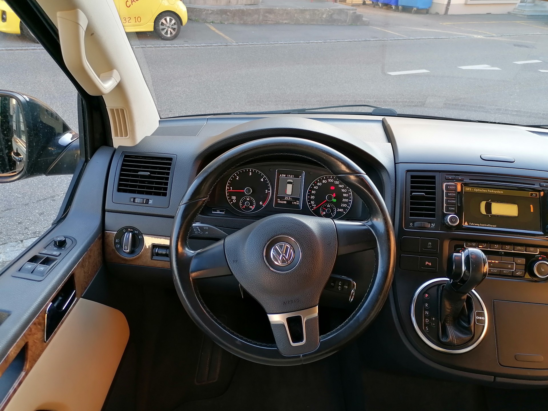 VW T5 Multivan 2.0 Bi-TDI CR Comfortline 4Motion DSG-image-9