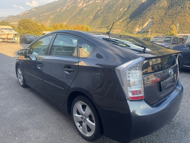 TOYOTA PRIUS-image-1
