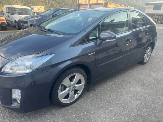 TOYOTA PRIUS-image-8