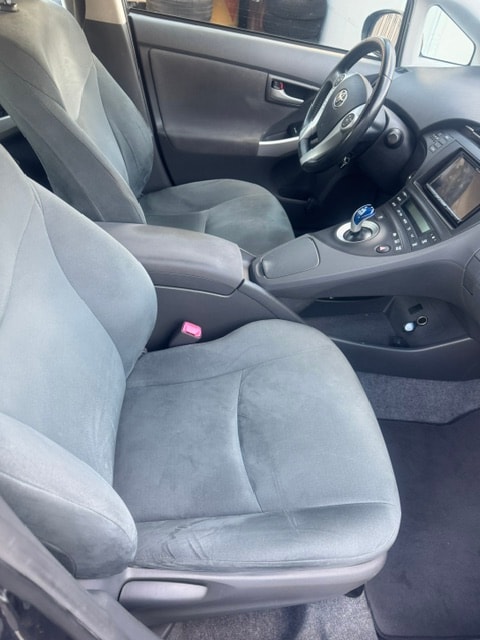 TOYOTA PRIUS-image-5