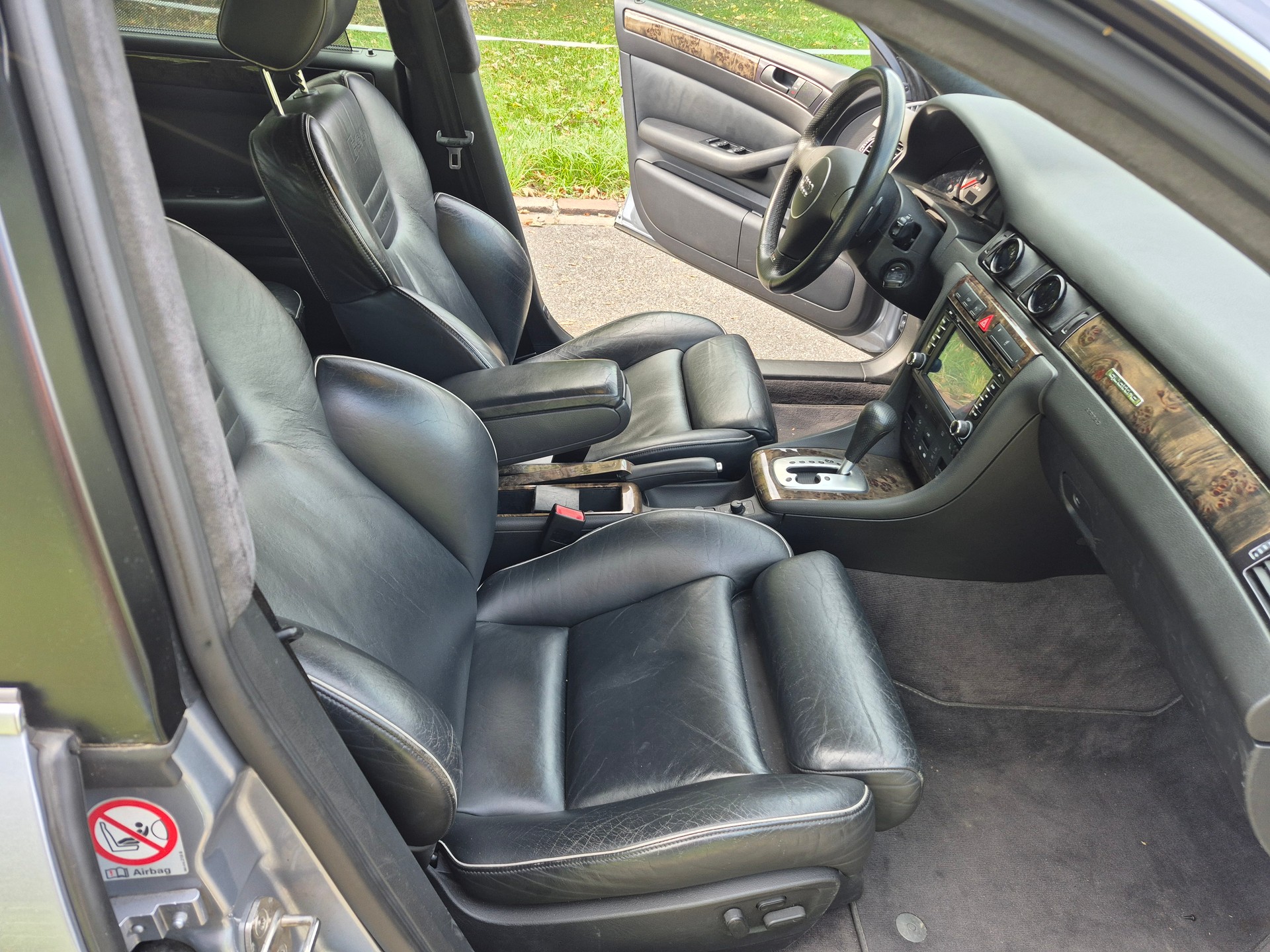 AUDI RS6 Avant quattro tiptronic-image-8
