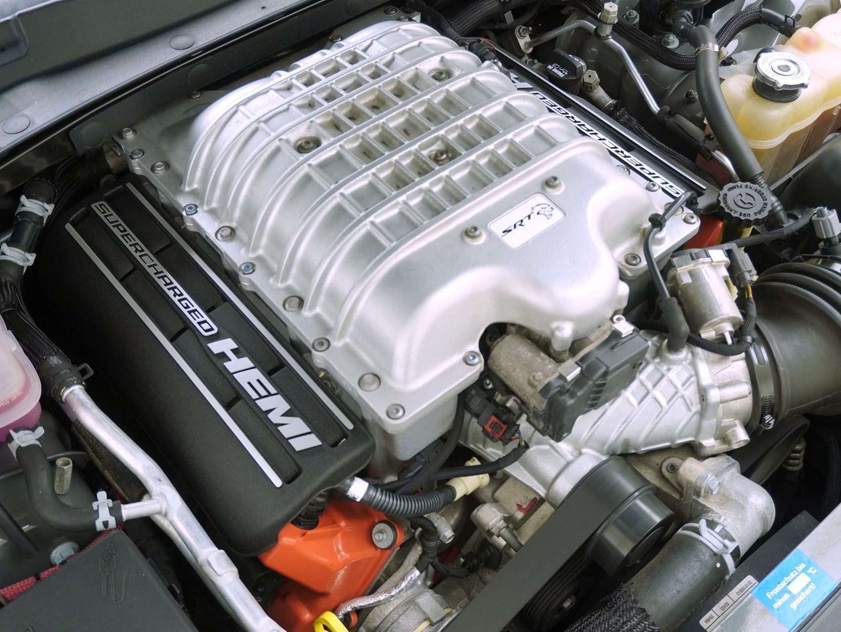 DODGE Charger 6.2 V8 SC HEMI SRT Hellcat **Hellcat mit 717 PS**-image-6