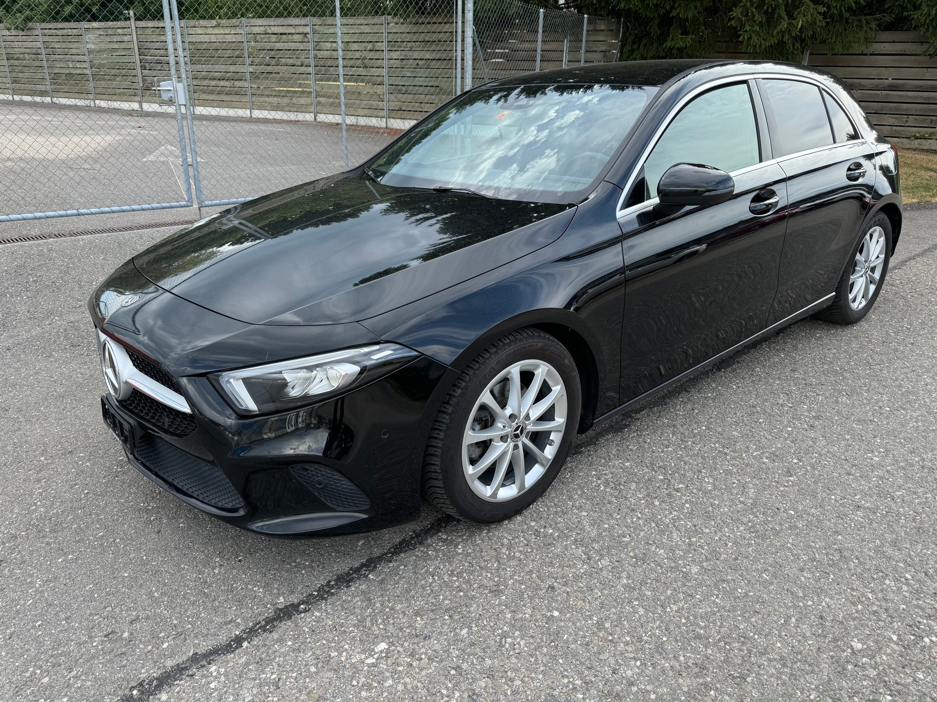 MERCEDES-BENZ A 180 Edition 7G-DCT-image-0