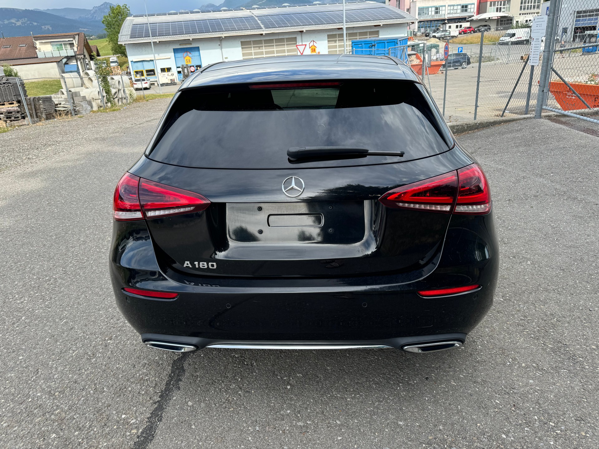 MERCEDES-BENZ A 180 Edition 7G-DCT-image-4