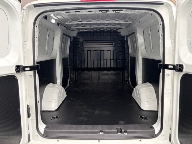 MAXUS eDeliver 5 L1 64kWh-image-5