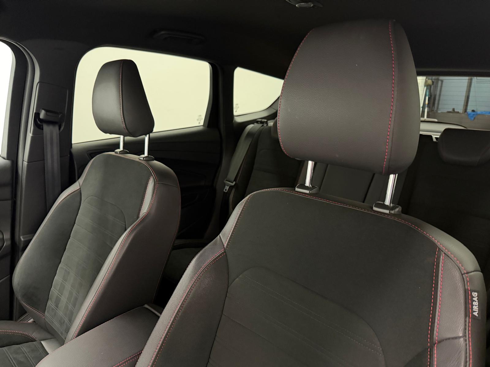 FORD Kuga 2.0 EcoB 240 ST-Line-image-12