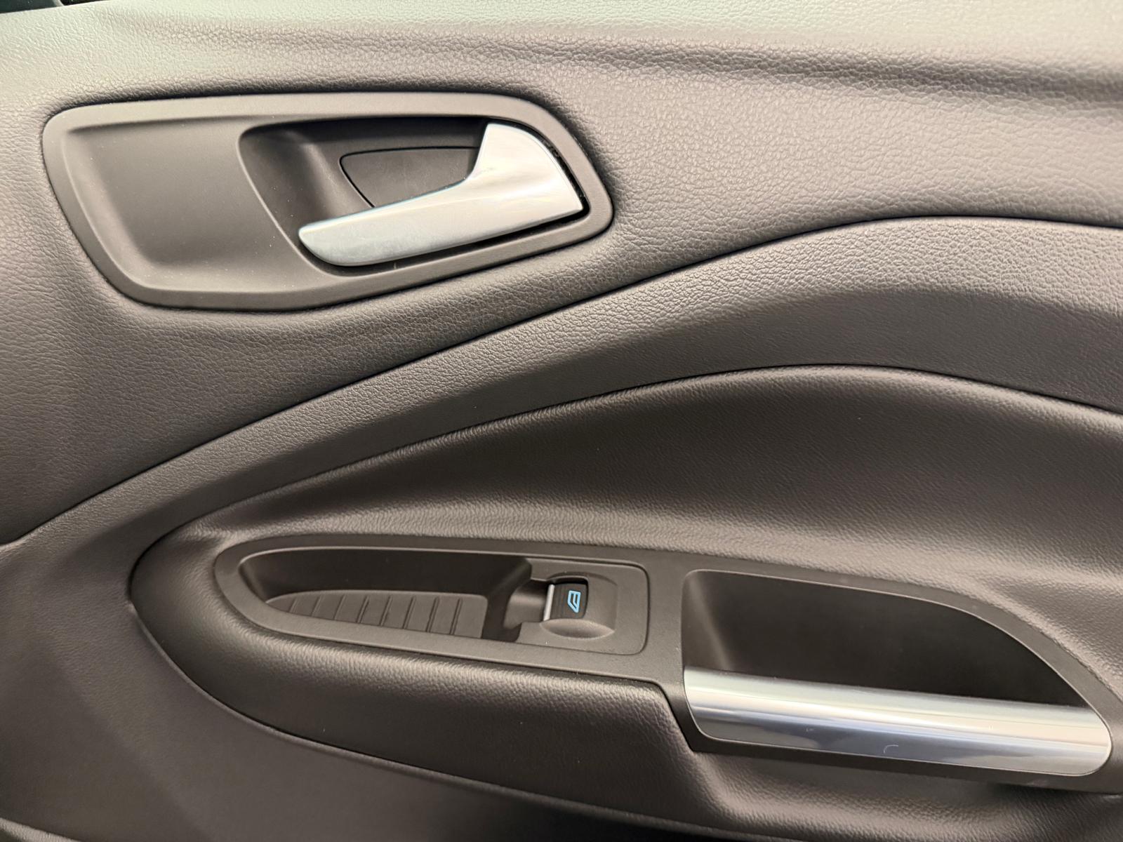 FORD Kuga 2.0 EcoB 240 ST-Line-image-16