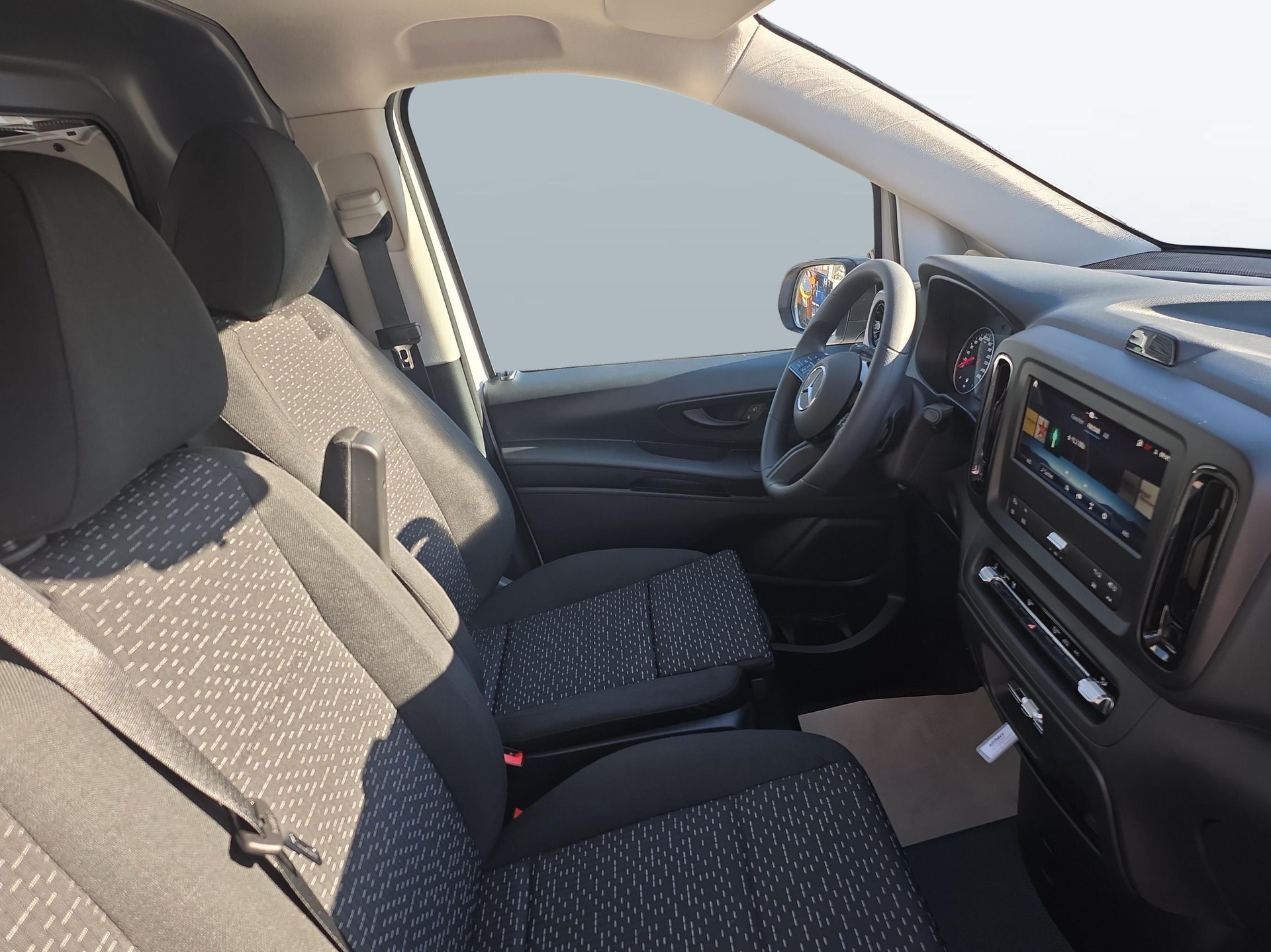 MERCEDES-BENZ Vito 114 Kaw. L 2.0 CDI Pro-image-9