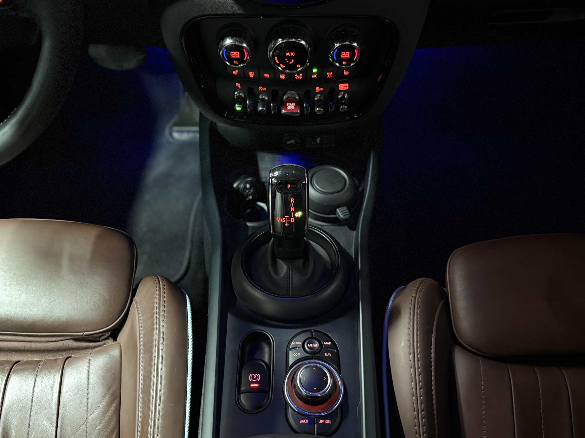 MINI Clubman Cooper S ALL4 Steptronic-image-5