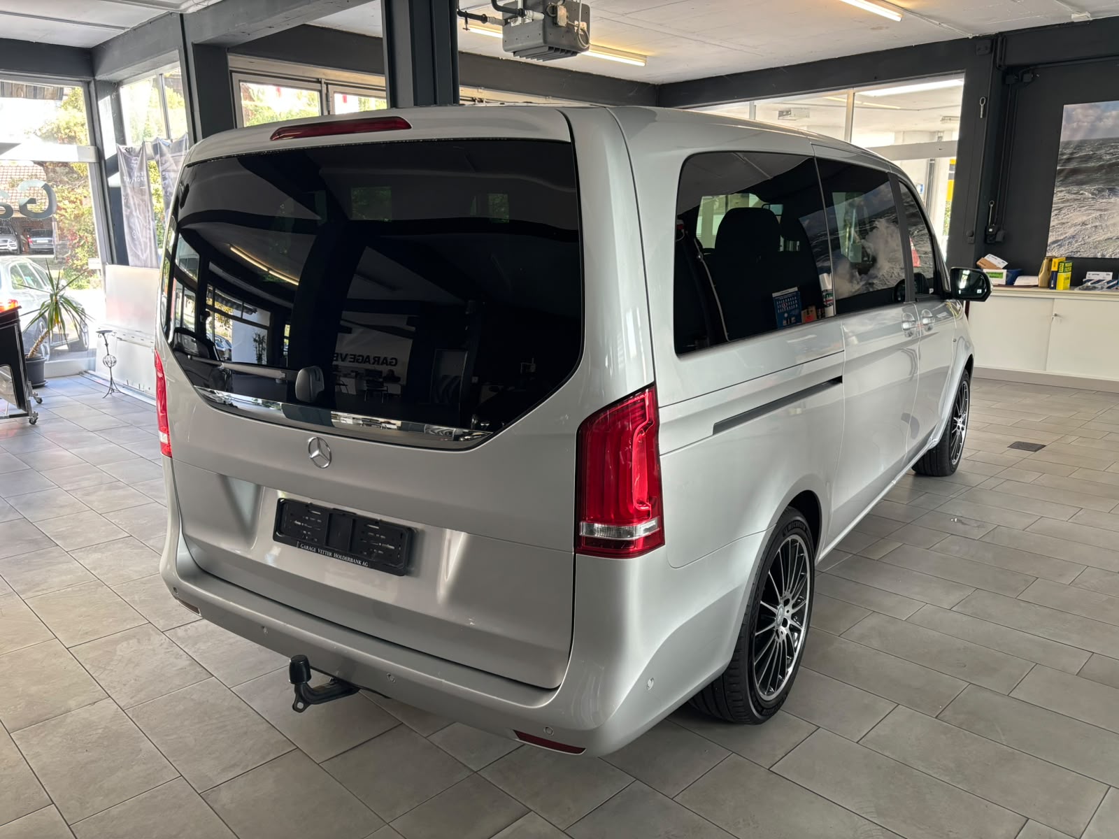 MERCEDES-BENZ V 250 d Avantgarde lang 4Matic 7G-Tronic-image-2