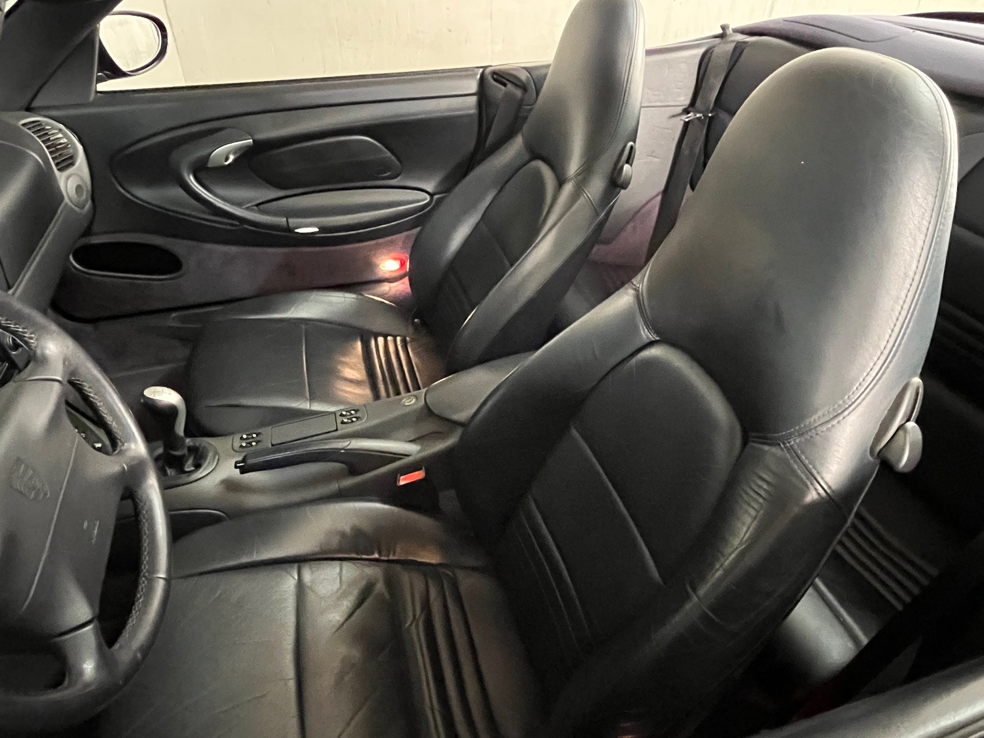 PORSCHE 911 Carrera 4 Cabrio, Handschaltung, Hardtop, Windschott, Klima, super gepflegt ab MFK-image-15