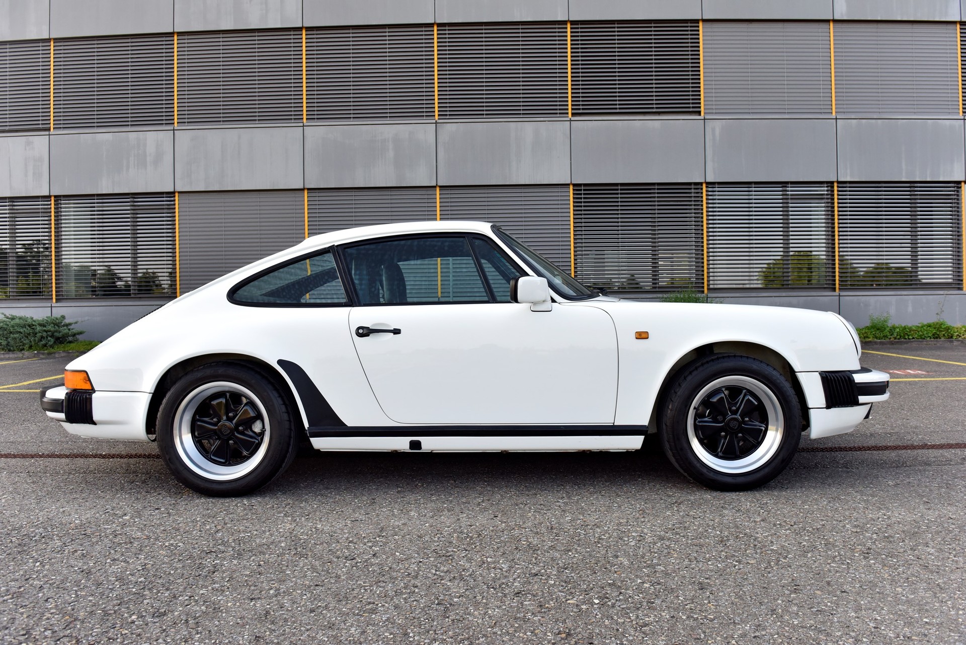 PORSCHE 911 Carrera-image-0