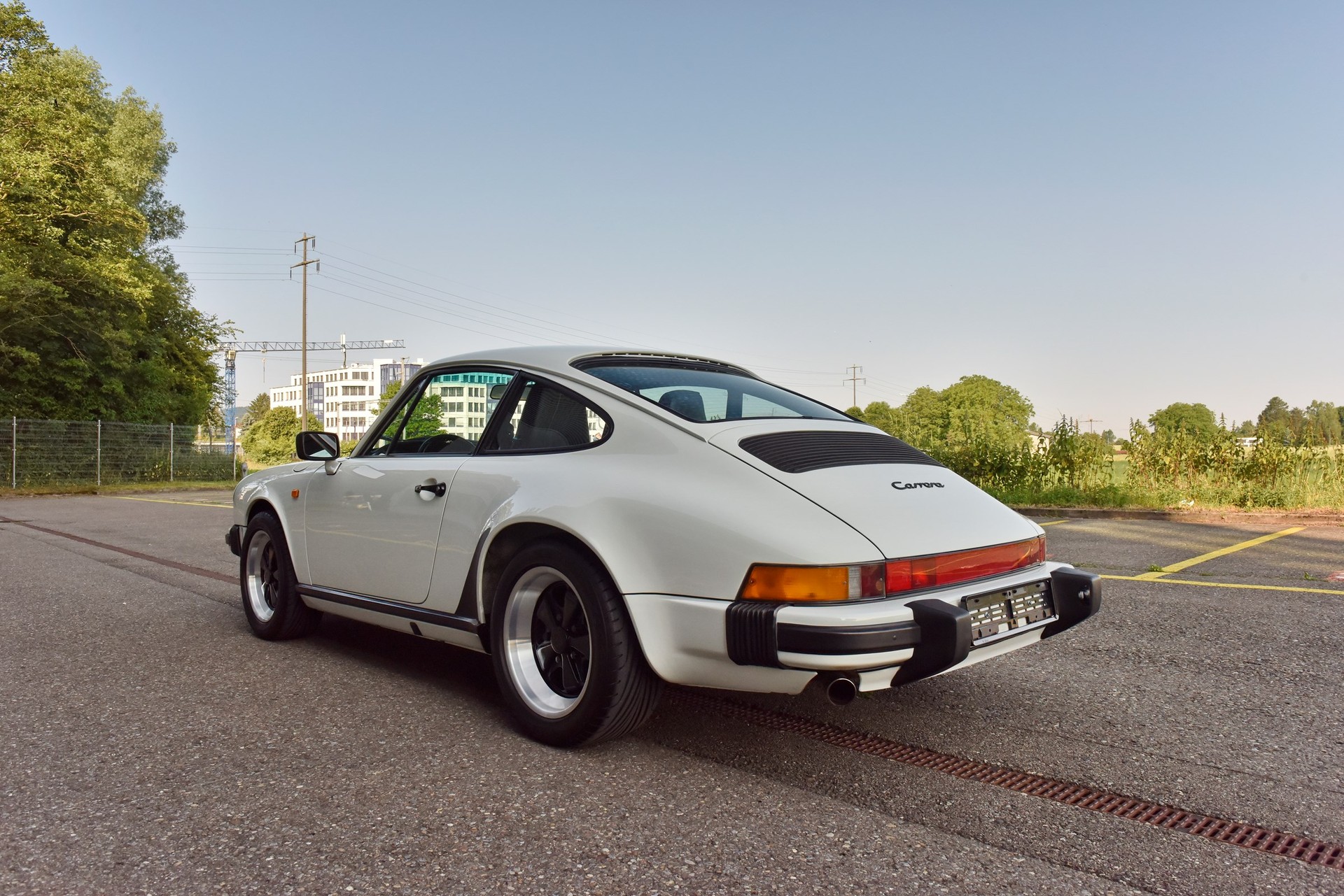 PORSCHE 911 Carrera-image-1
