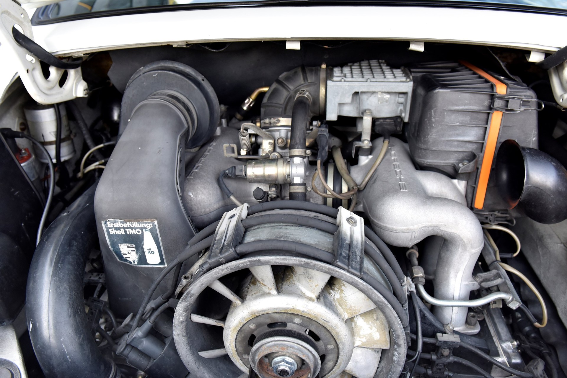 PORSCHE 911 Carrera-image-3