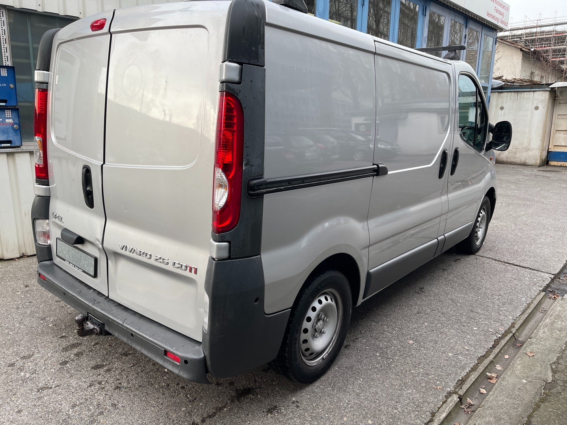 OPEL Vivaro 2.5 CDTI 2.7t L1H1-image-2