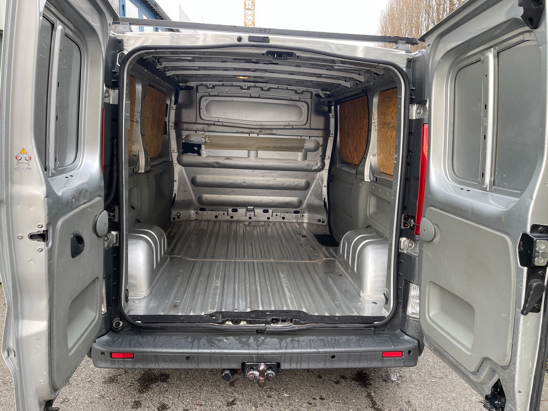 OPEL Vivaro 2.5 CDTI 2.7t L1H1-image-8