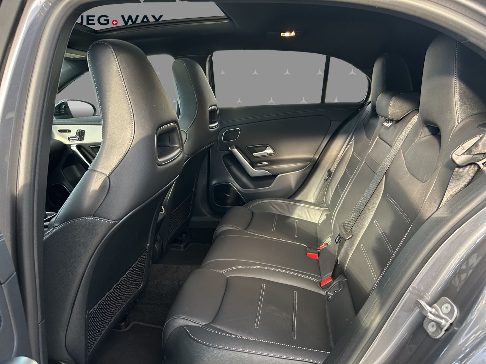 MERCEDES-BENZ A 250 4Matic 8G-DCT-image-15