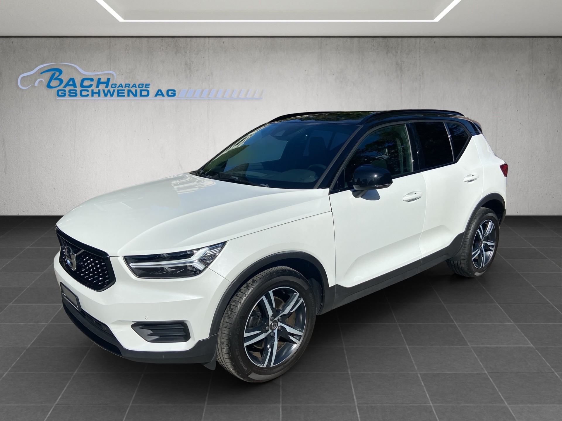 VOLVO XC40 T4 AWD R-Design Geartronic-image-0