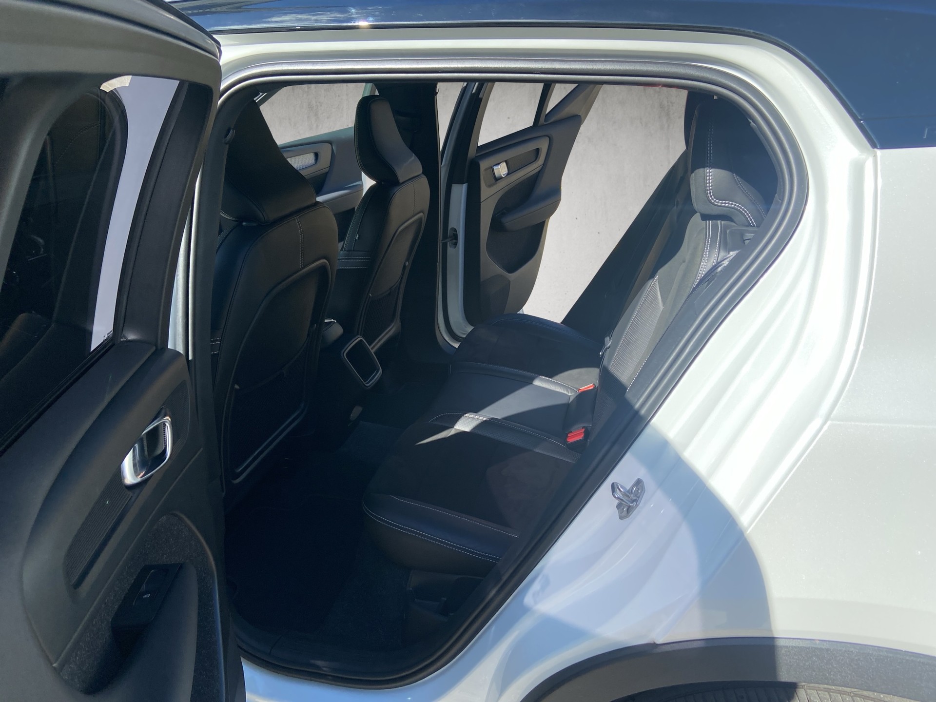 VOLVO XC40 T4 AWD R-Design Geartronic-image-7