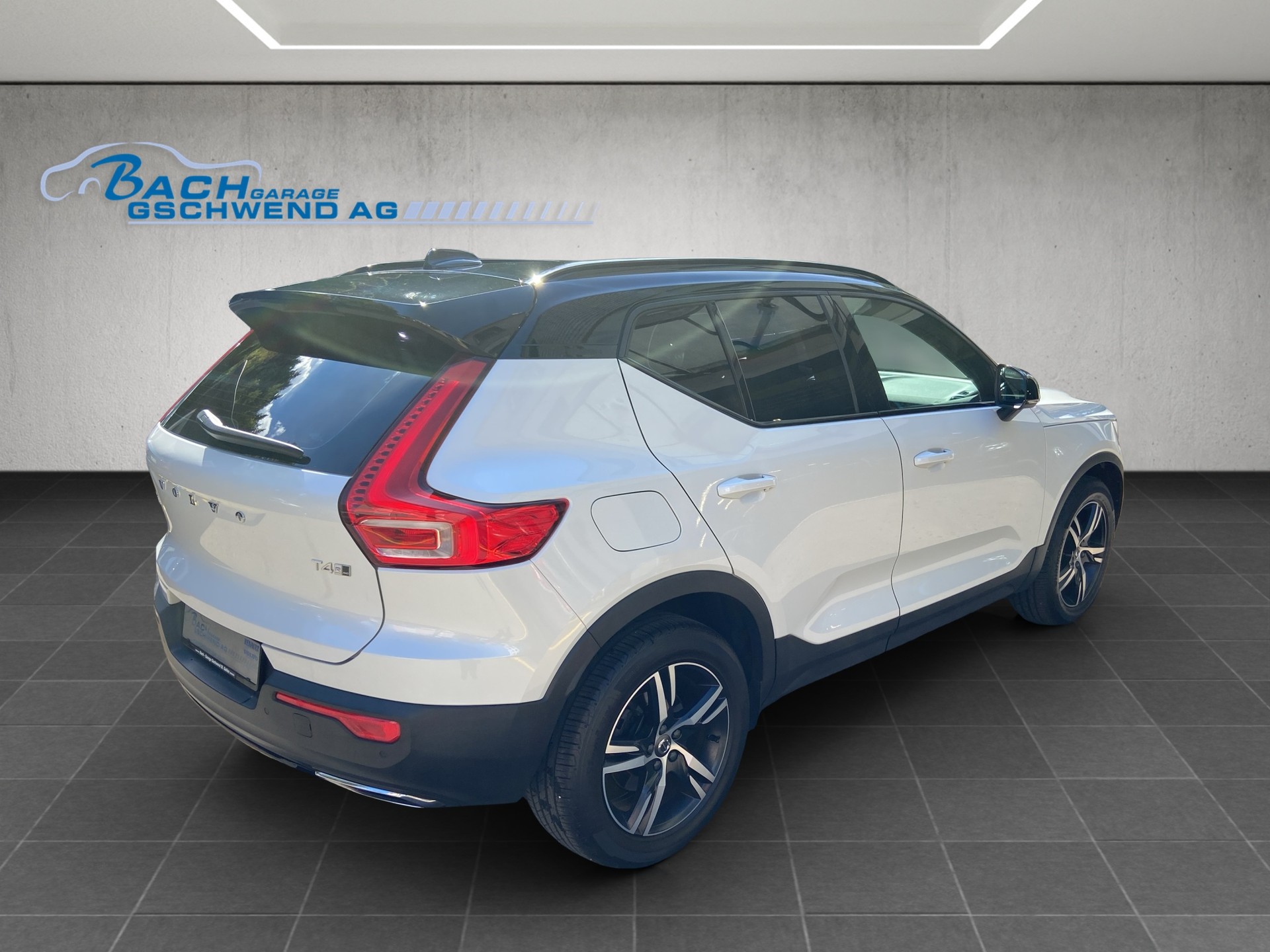 VOLVO XC40 T4 AWD R-Design Geartronic-image-3