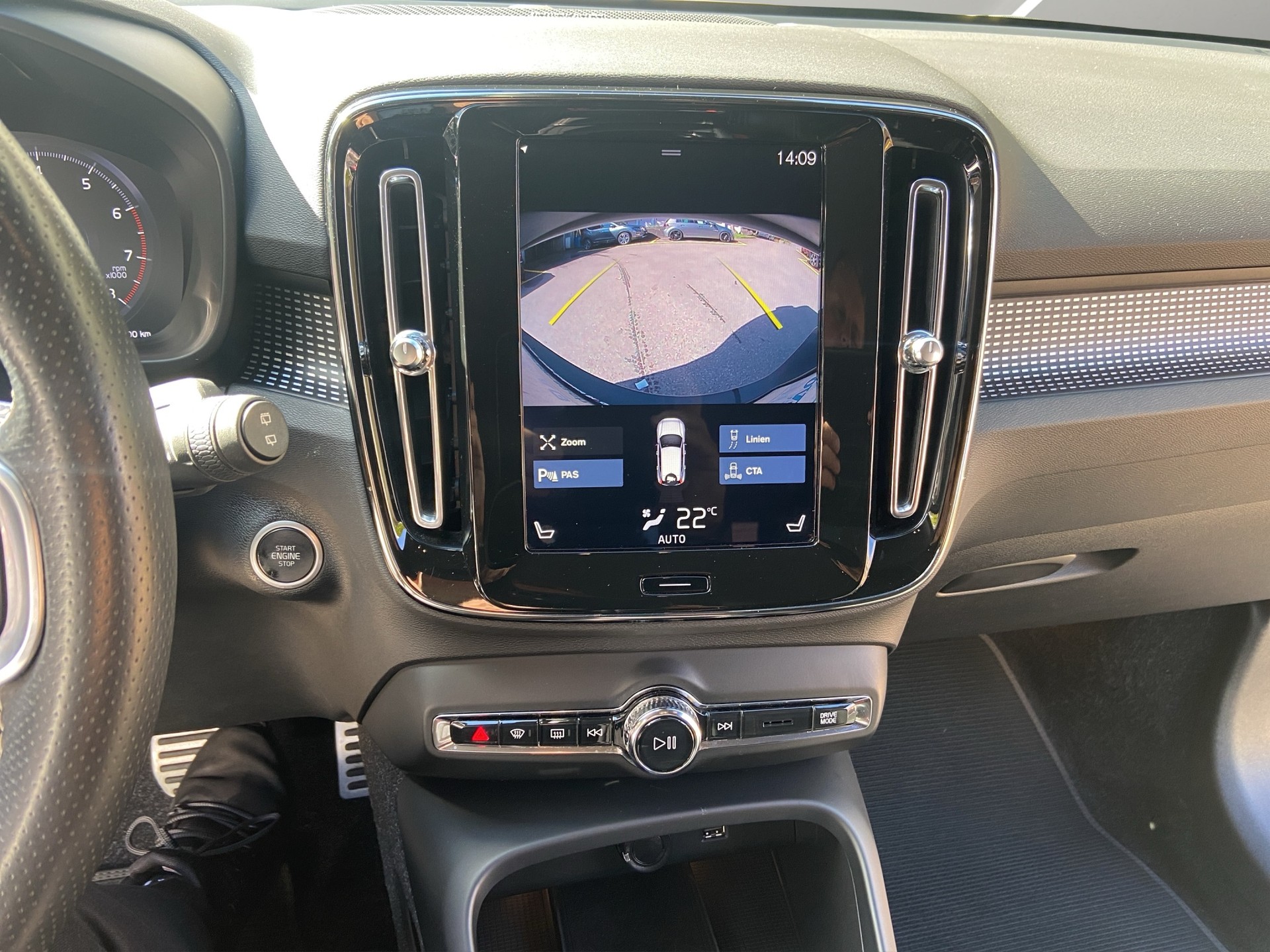 VOLVO XC40 T4 AWD R-Design Geartronic-image-9