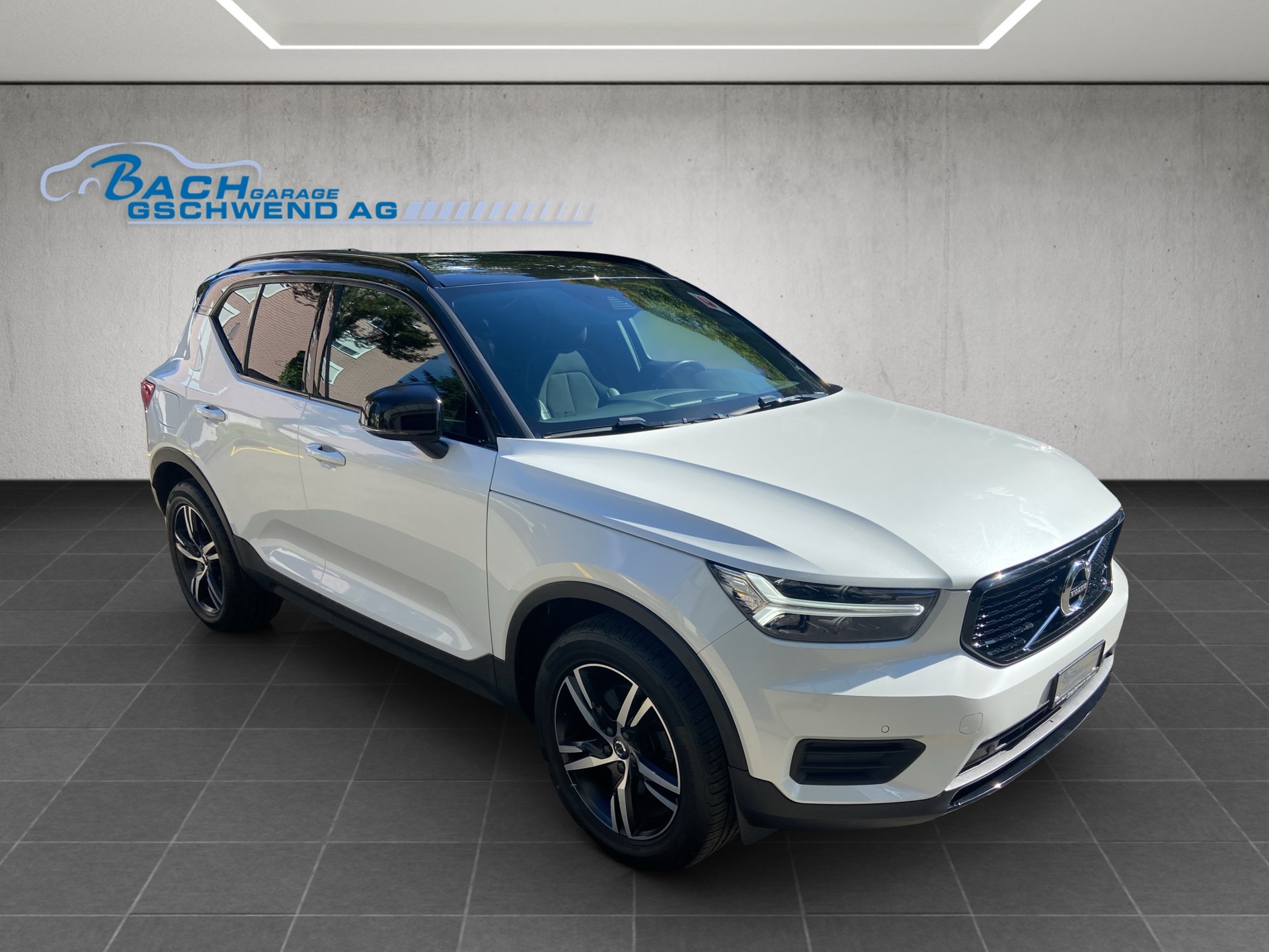 VOLVO XC40 T4 AWD R-Design Geartronic-image-1