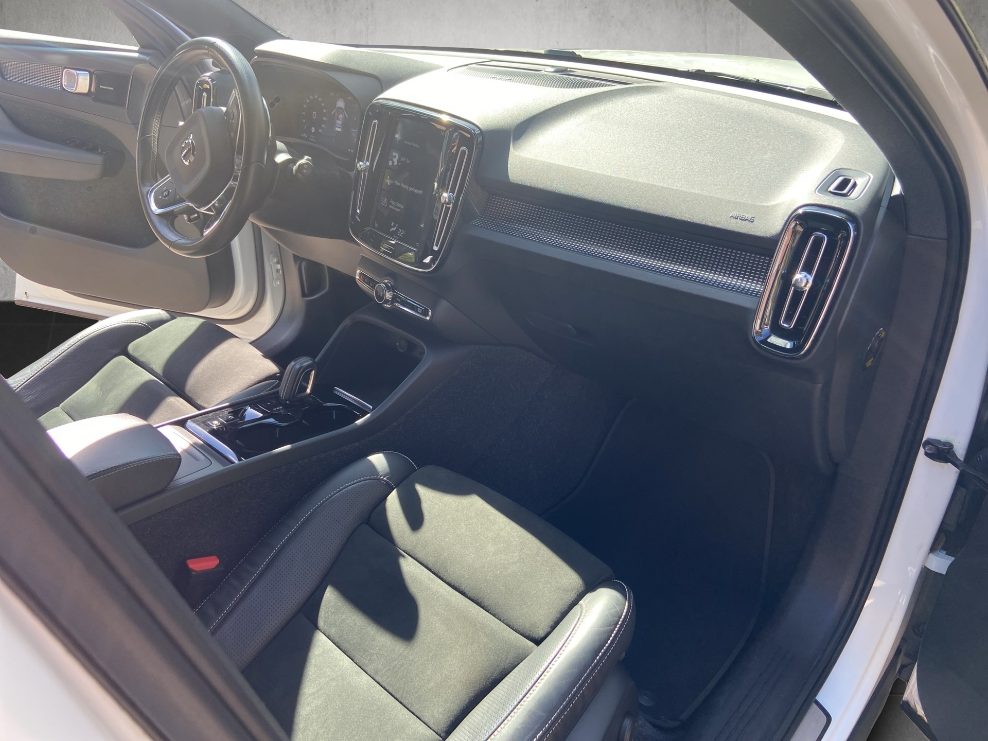 VOLVO XC40 T4 AWD R-Design Geartronic-image-11