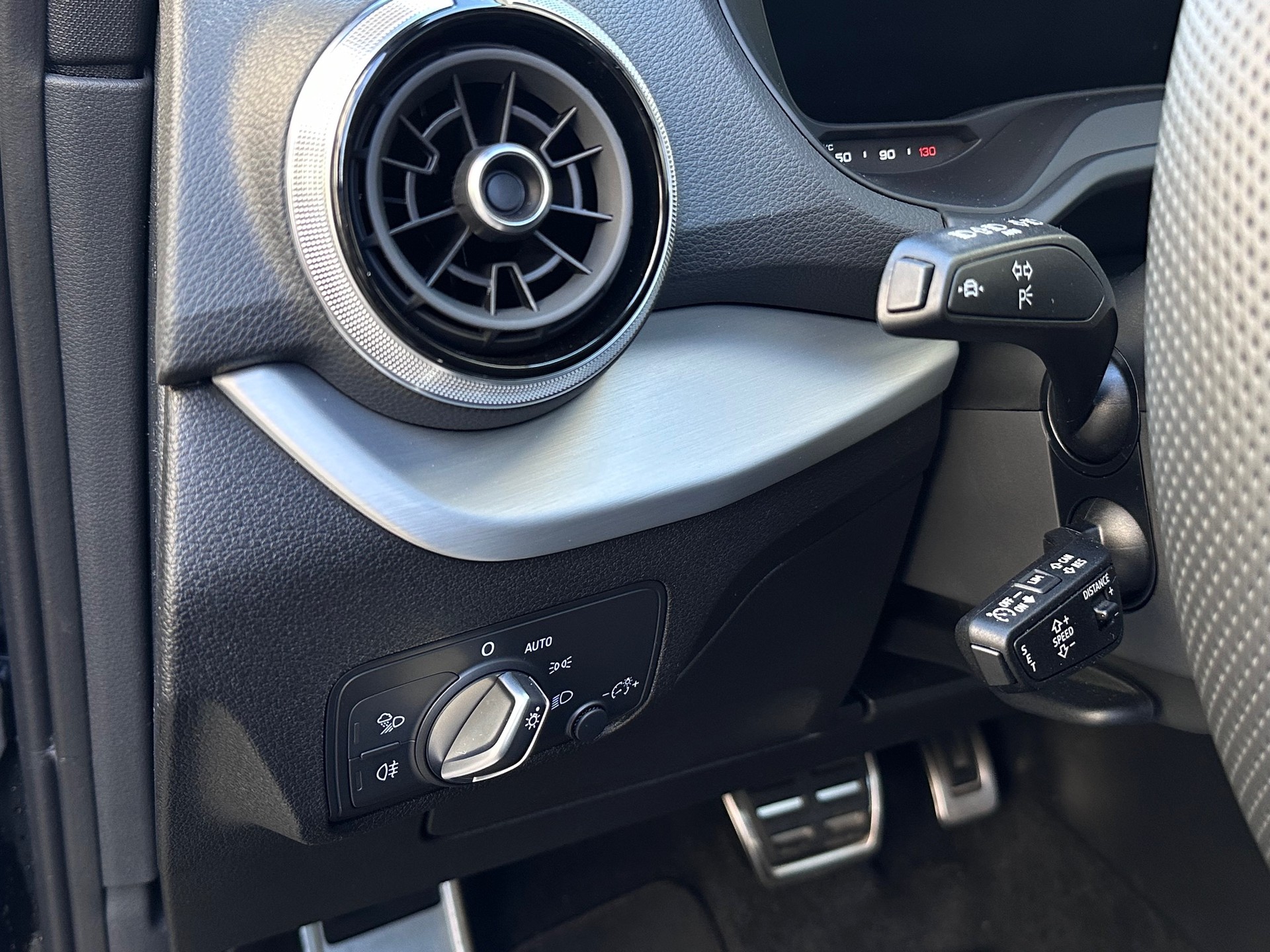 AUDI Q2 40 TFSI S line Attraction quattro S-tronic-image-11