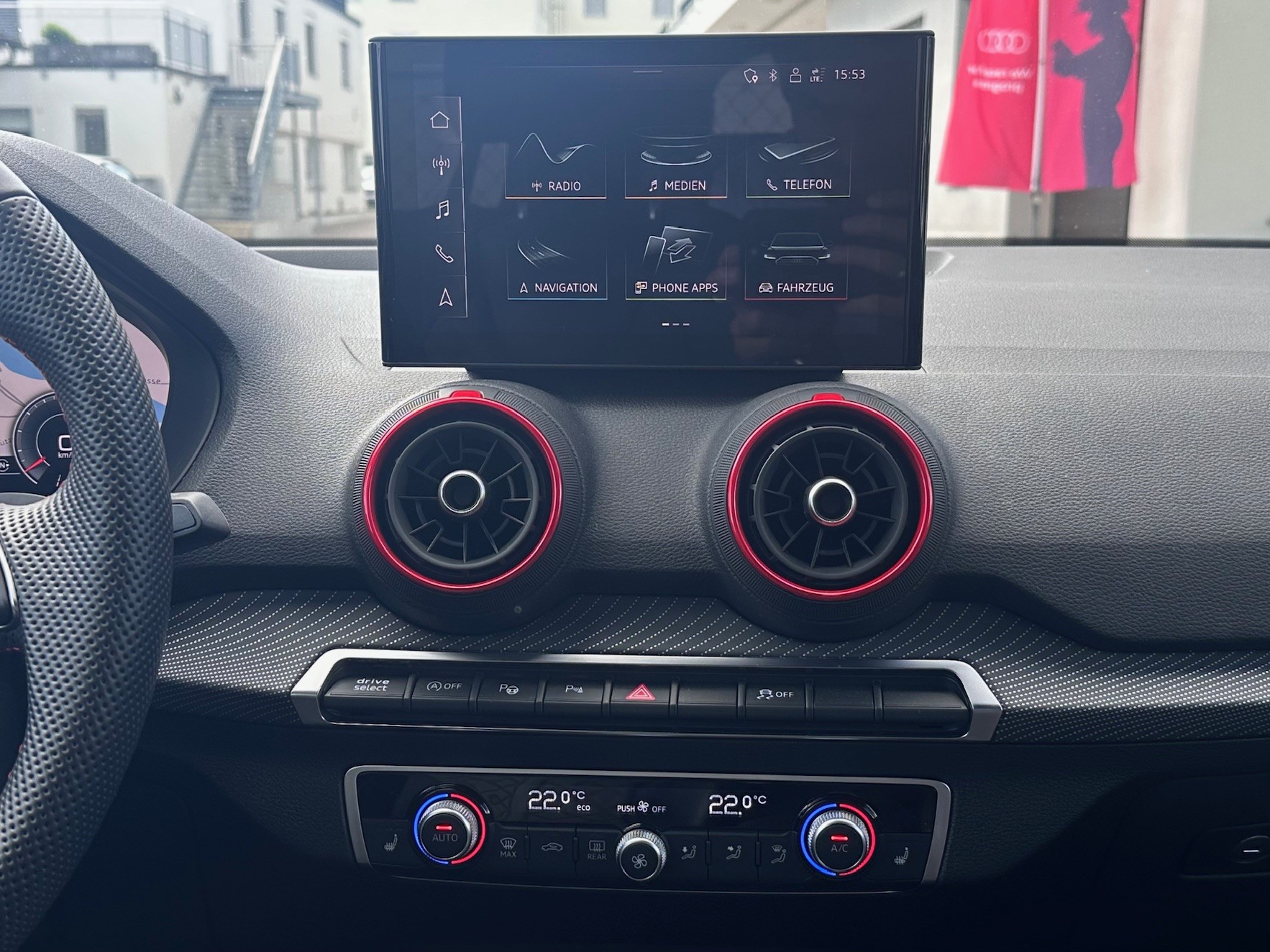 AUDI Q2 40 TFSI S line Attraction quattro S-tronic-image-6