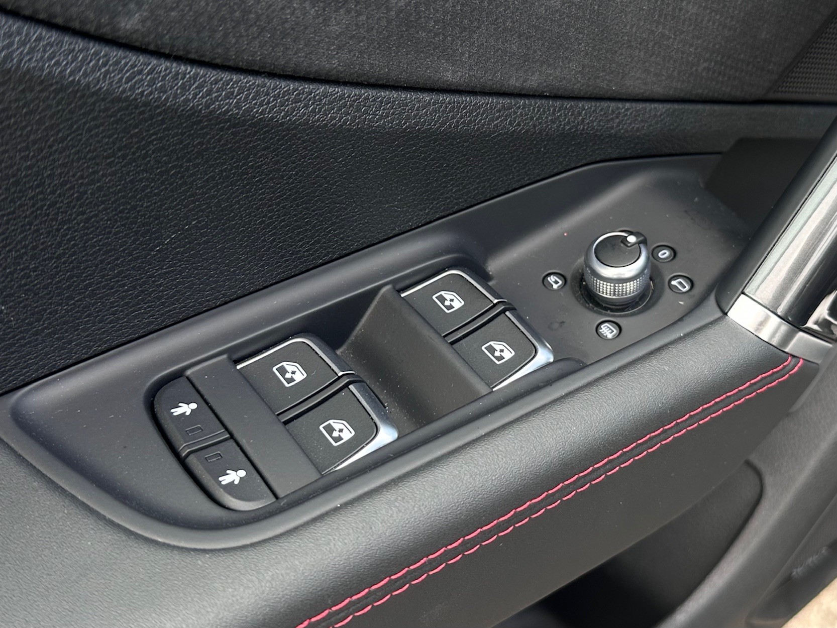 AUDI Q2 40 TFSI S line Attraction quattro S-tronic-image-12