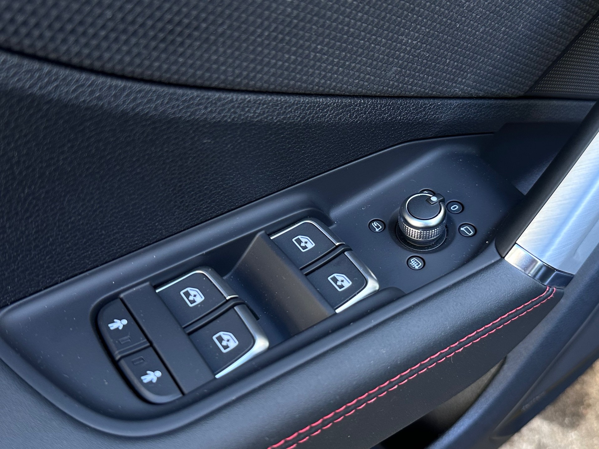 AUDI Q2 40 TFSI S line Attraction quattro S-tronic-image-12