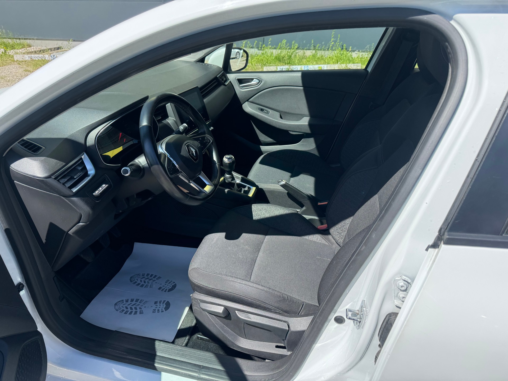RENAULT Clio 1.0 Business-image-9