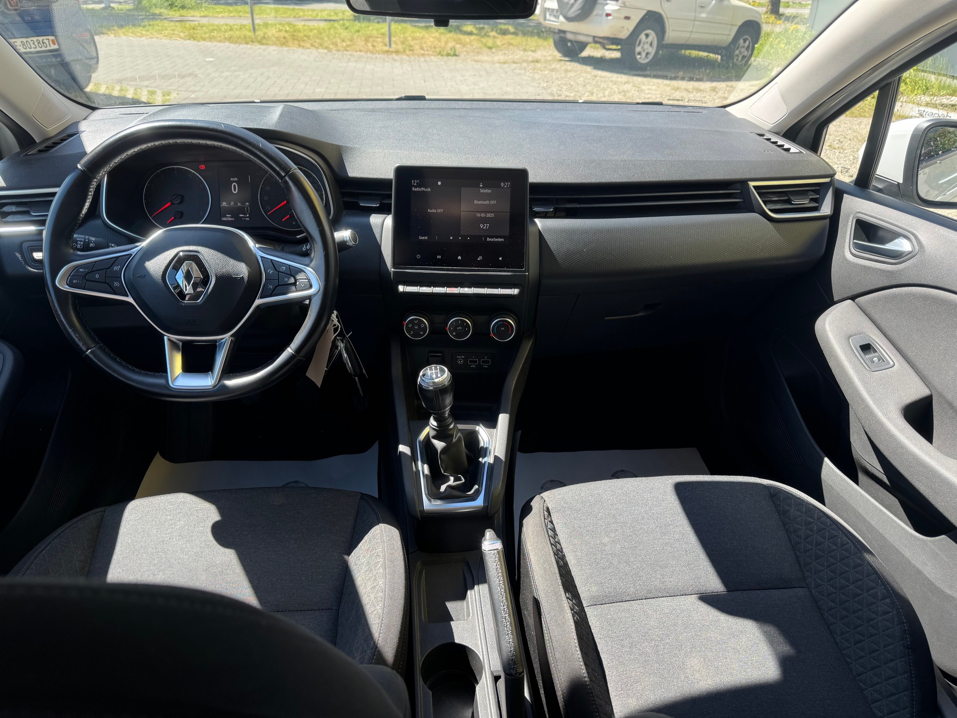 RENAULT Clio 1.0 Business-image-8