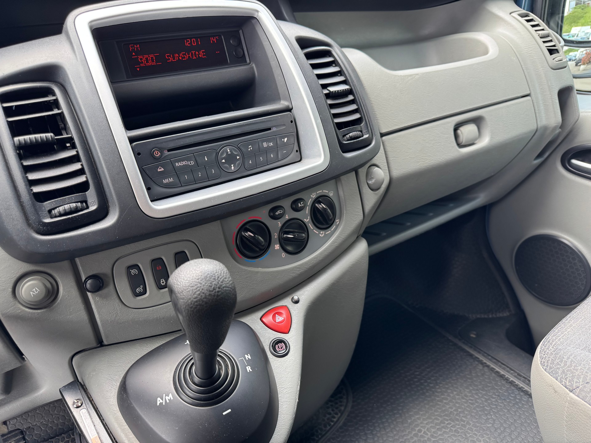 RENAULT Trafic 2.5 dCi L1H1 Passenger Authentique-image-13